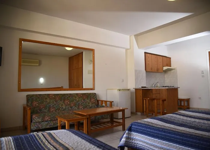 Elysso Aparthotel Larnaca